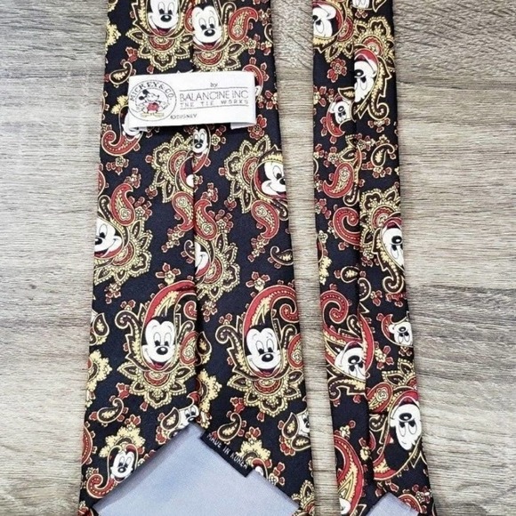 VINTAGE Disney Mickey Mouse  Paisley 100% SilkTie Balancine - Picture 4 of 7